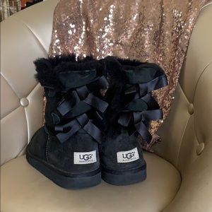 Black ugg boots